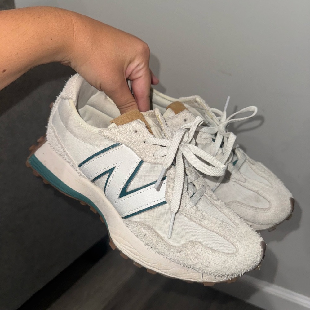 New Balance 327 Womens 7